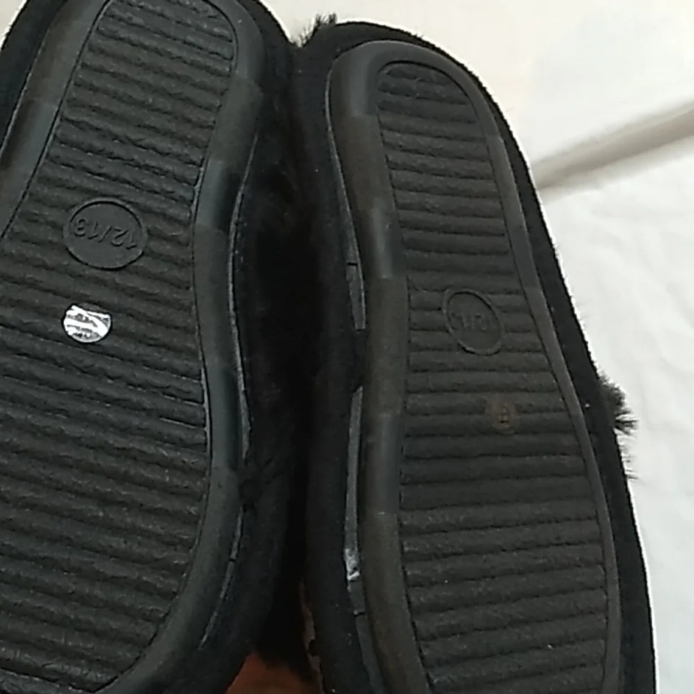 Girls Slippers size 12 / 13 black with boa and sequence that turns silver. NWT